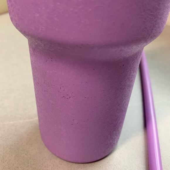 Simply modern lavender ice 40 oz. Used shows signs of use. Some scuffing. - Picture 4 of 6